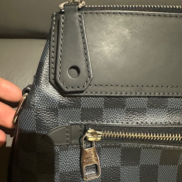 Louis Vuitton Messenger Bag - Picture 12 of 15